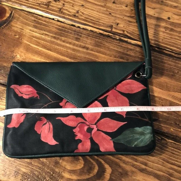 Marakita Firenze wristlet clutch - Picture 6 of 8
